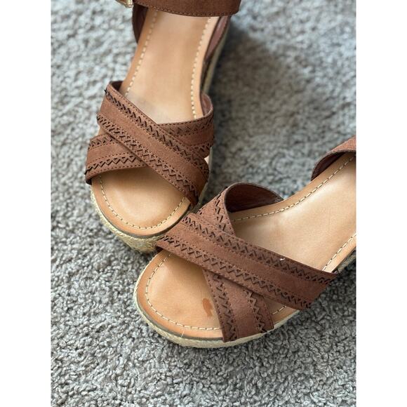 Fergie Suede Size 9 NWT Brown Leather 3” Wedge Cork Bottoms - Picture 6 of 7